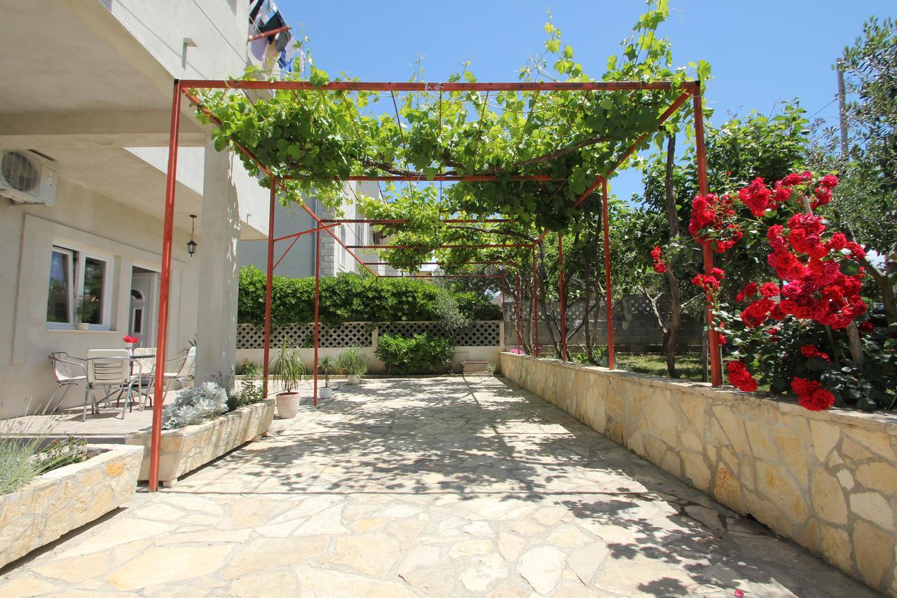 Apartment Afrodita Kastela Exterior photo